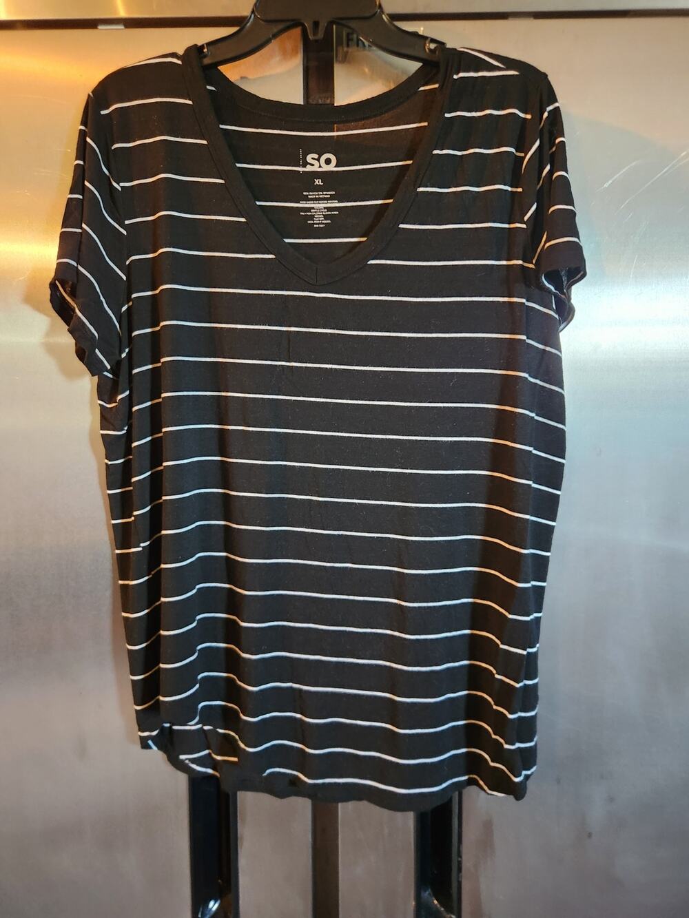 SO Black White Striped V-Neck Short Sleeve Top Size XL